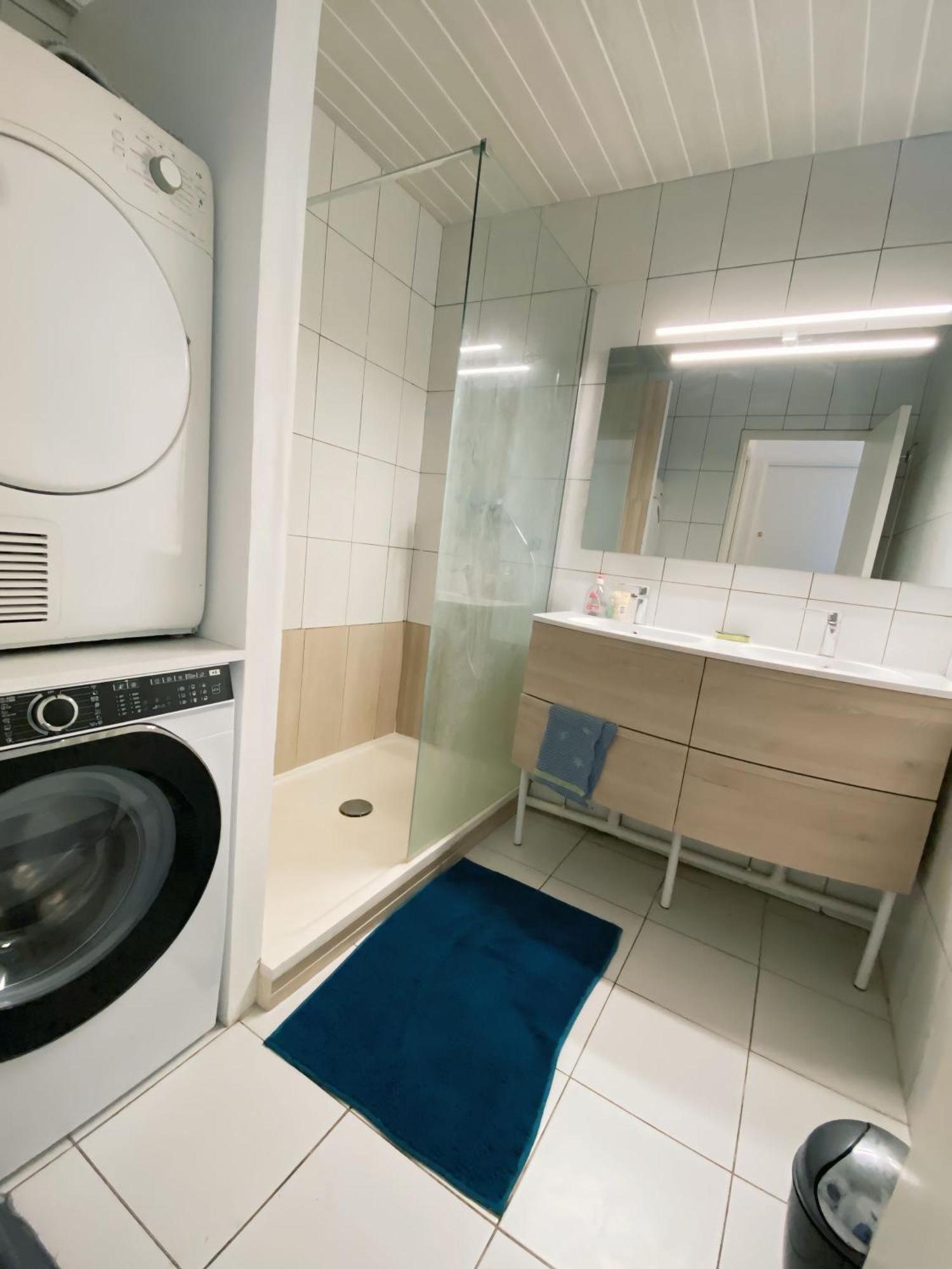 Privee Dans Partage - Calme - Proche Tram A - Wifi - Ref P5 Homestay